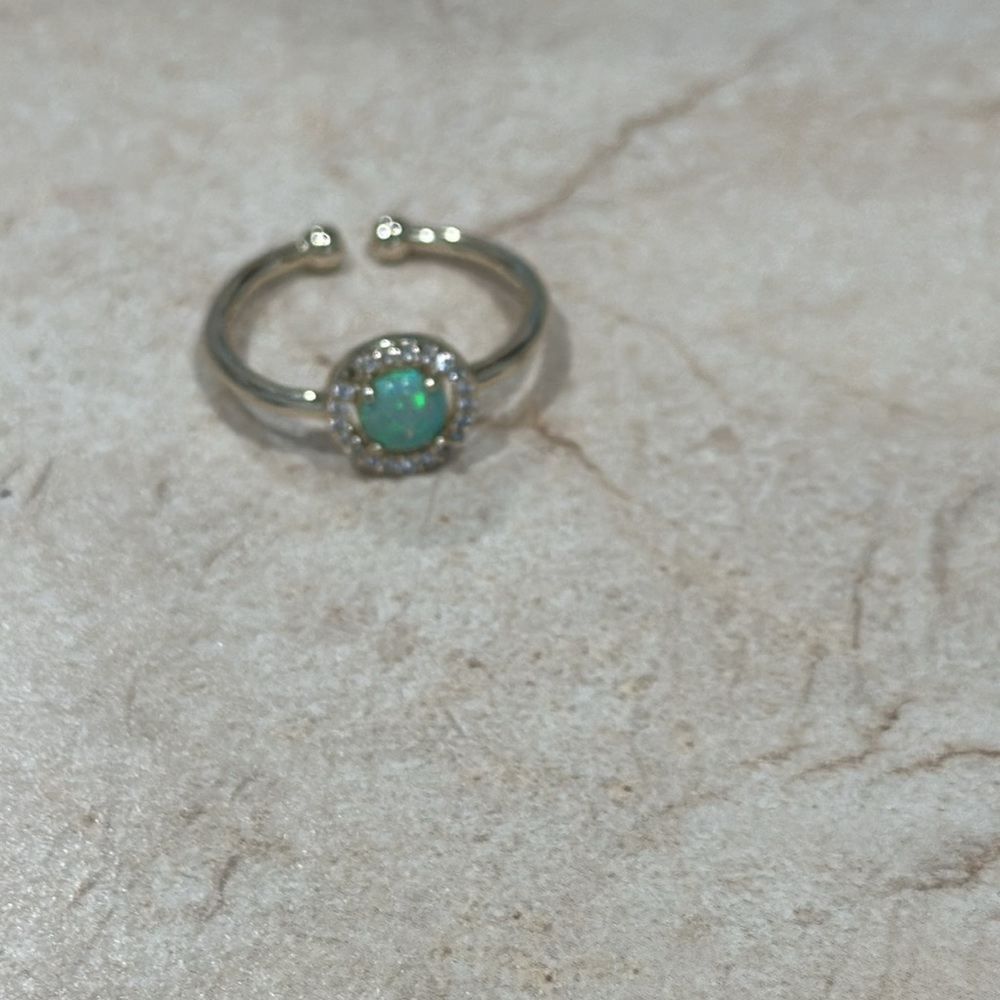 Ring - Picture 2 of 2